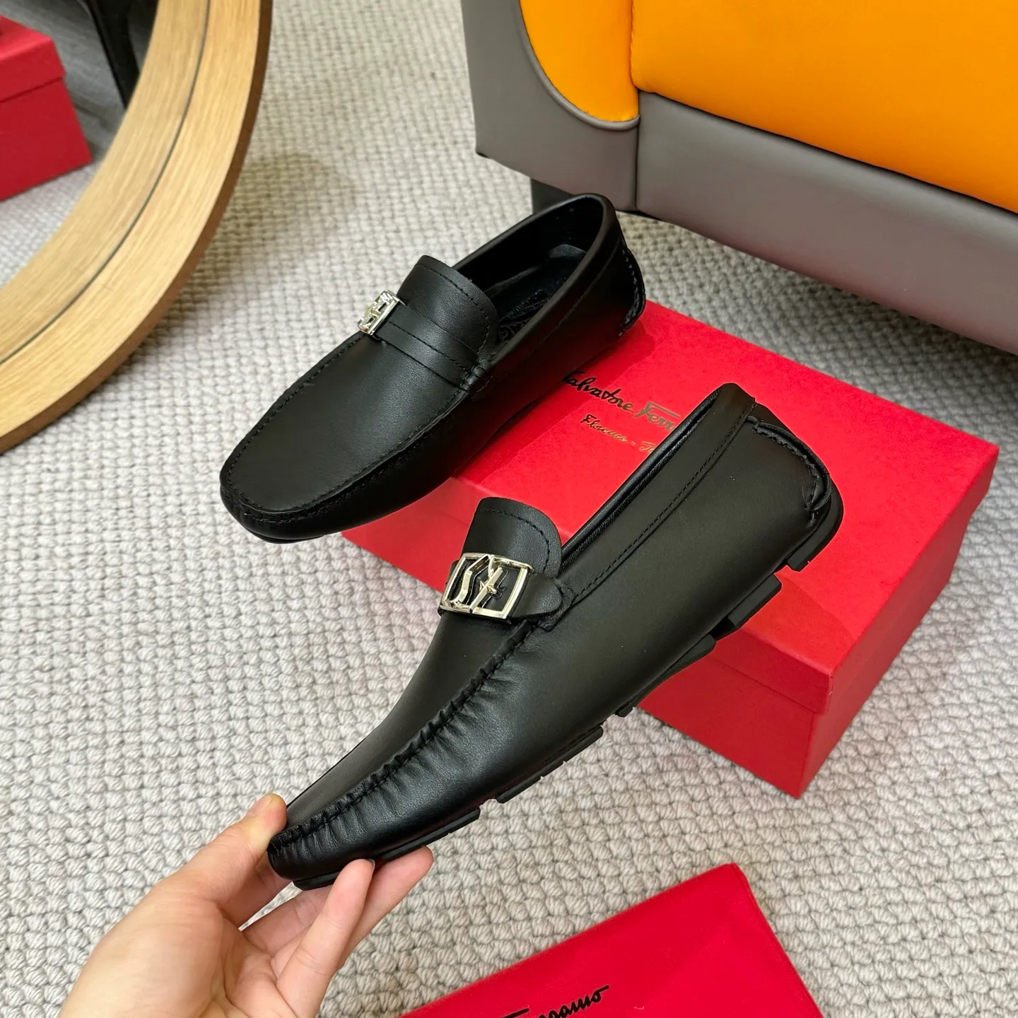 Men's men's shoes 💰420 (Yangli) Ferragamo 〰Ferragamo 2⃣️0⃣️2⃣️5️⃣ New series 👊🏻 Upper 🇮🇹 Italian imported calfskin, original outsole molding. Water-dyed sheepskin lining. The identity of every successful man is set off, and the upper and lower shoes are elegant and stable🚶🏻🚶🏻The high-end custom counter original replica is an eternal classic🔍️Number of codes: 38-46 with counter packaging
